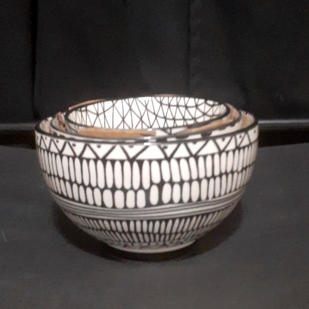 NWOT DECORATE BOWLS